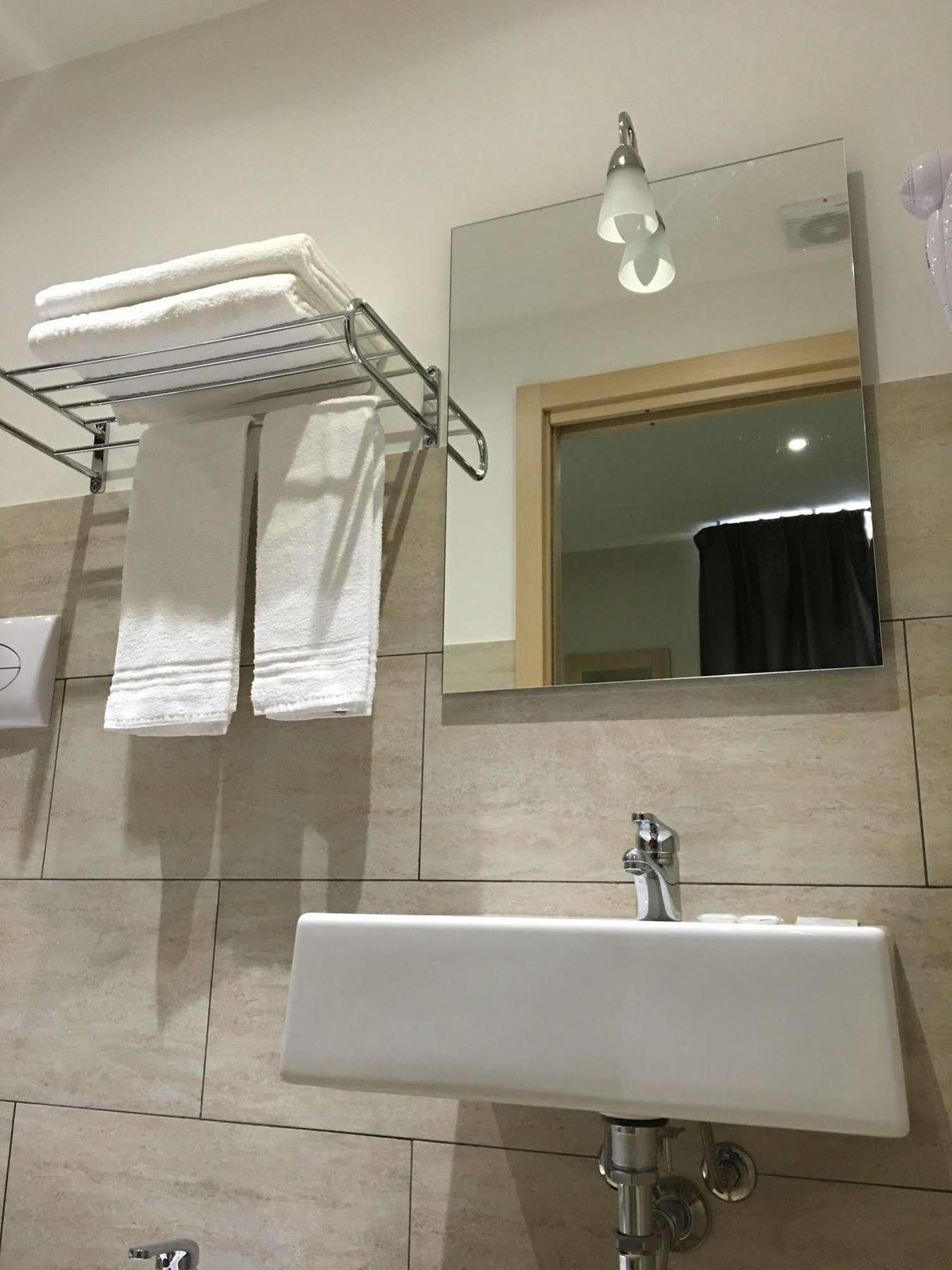 Hotel San Biagio Milan Luaran gambar