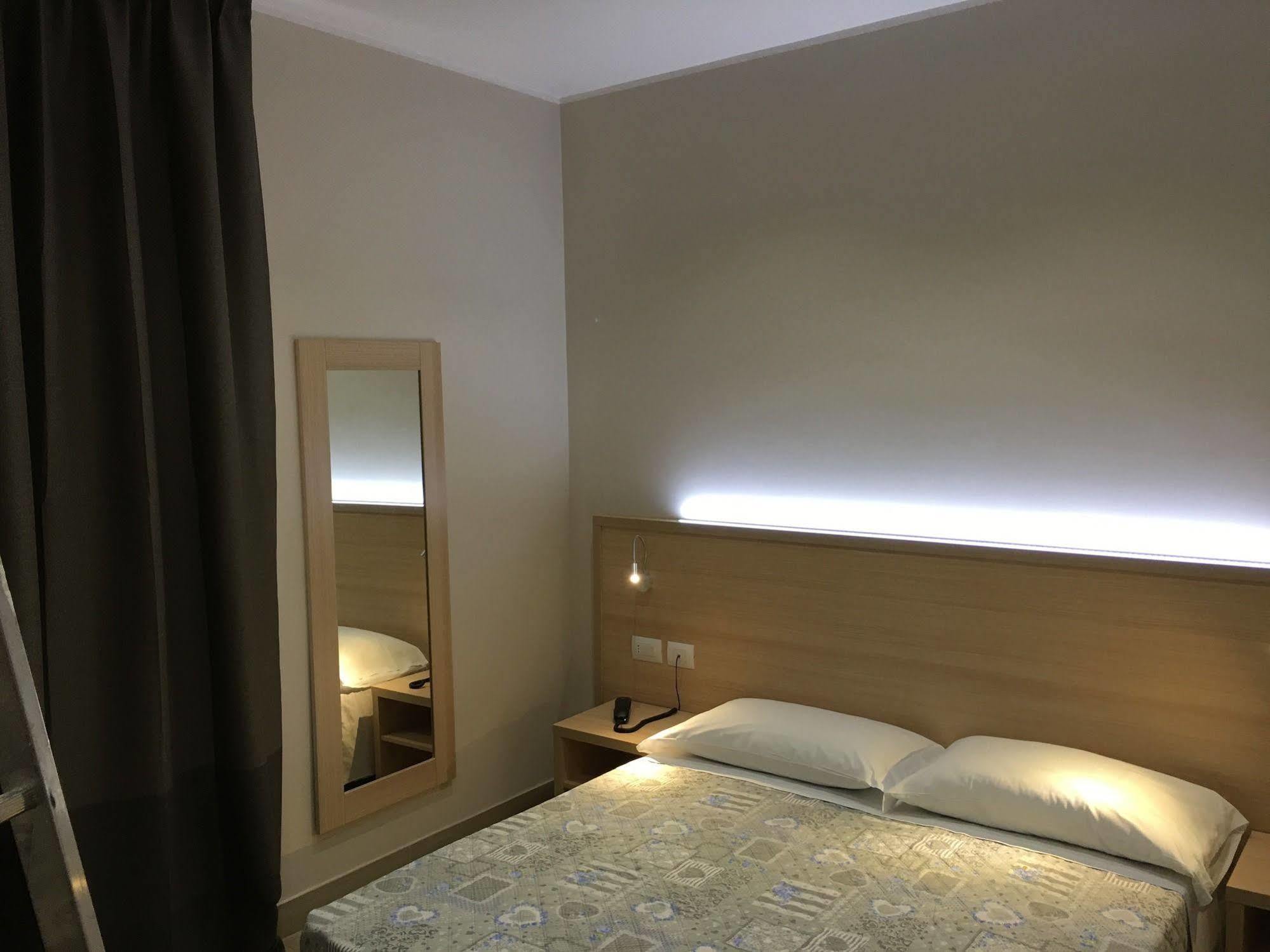 Hotel San Biagio Milan Luaran gambar