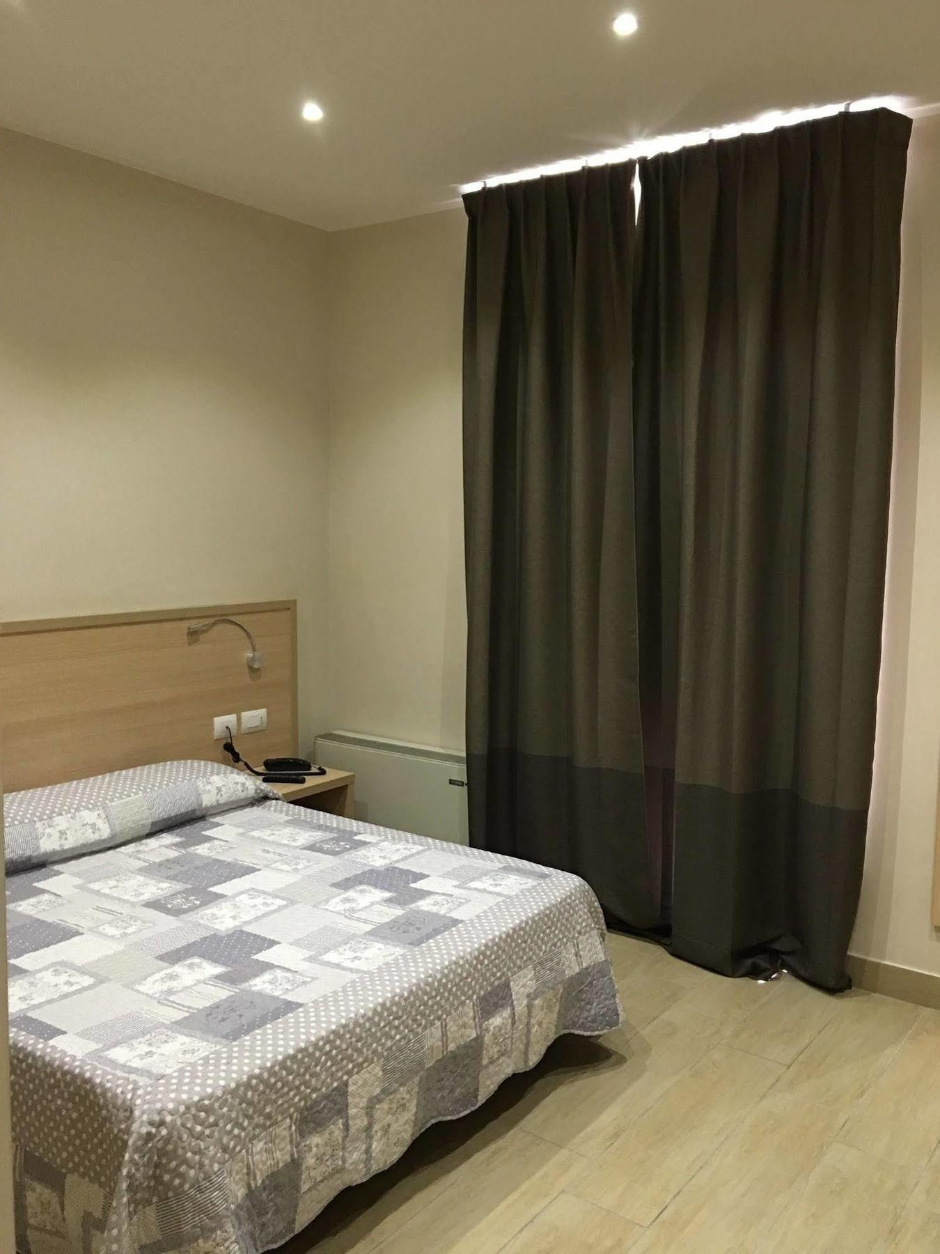Hotel San Biagio Milan Luaran gambar