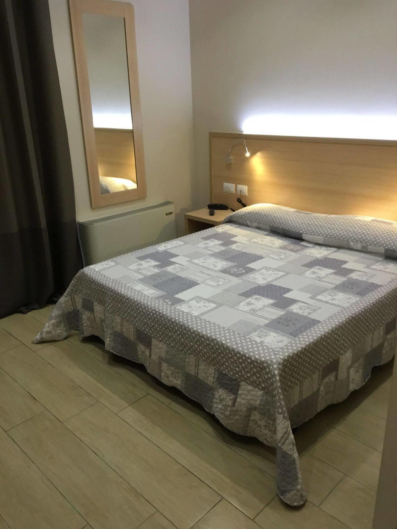 Hotel San Biagio Milan Luaran gambar